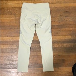 Outdoor Voices Pants - NWOT Outdoor voices cropped leggings Outdoor Voices Pants - NWOT Outdoor voices cropped leggings